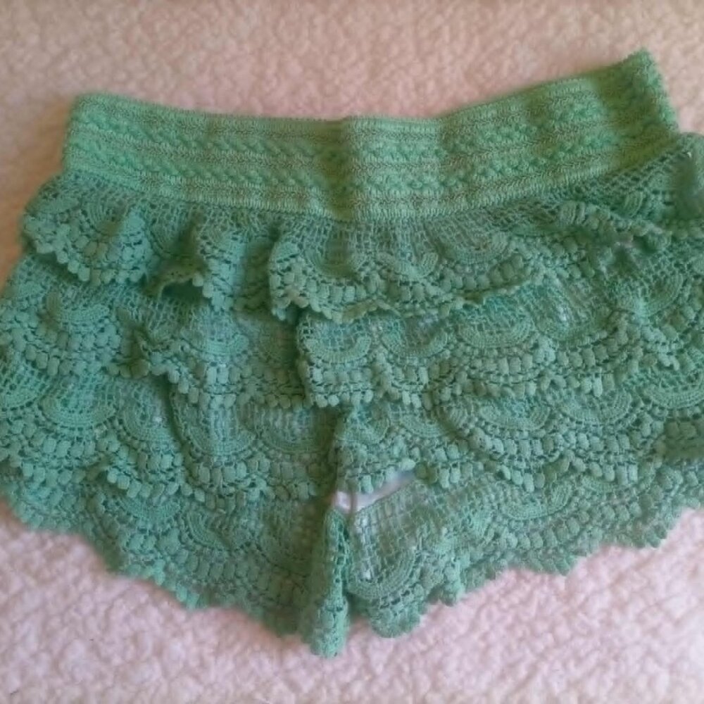 U-Style Crochet Layer Teal Shorts
